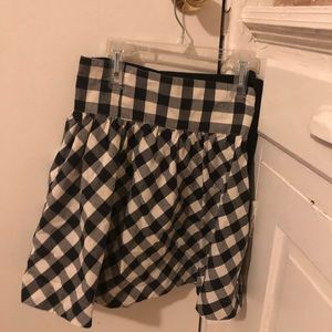 Adorable Black and cream checkered skirt XS 0-2
